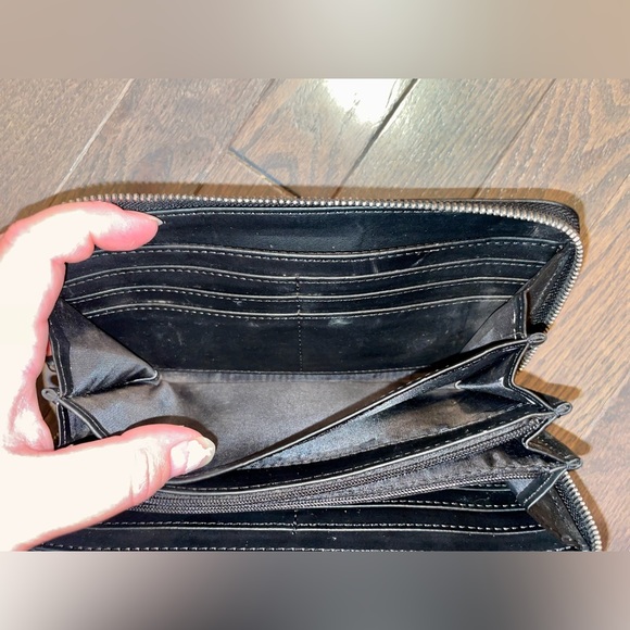 Vintage Black Guess Clutch Wallet Wristlet zipper many compartments card holder - Picture 16 of 16